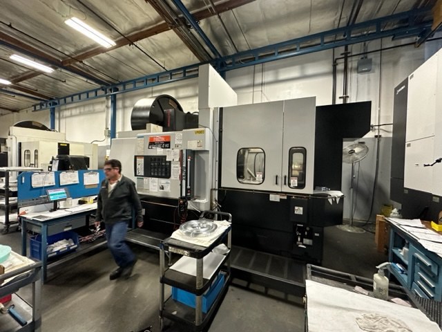 Used Mazak VCN 510CII w/ APC Vertical Machining Centers for Sale (9322)